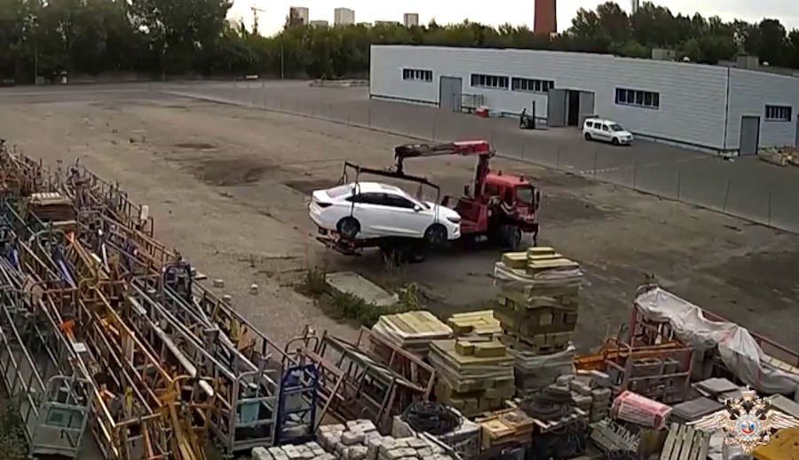 Из московского автосалона за полгода украли 26 автомобилей