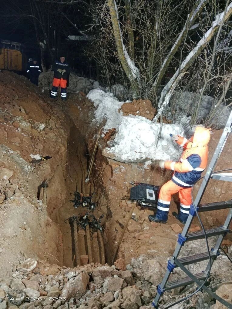    Аварийная бригада устраняла повреждение кабеля днем и ночью   ИжГЭТ