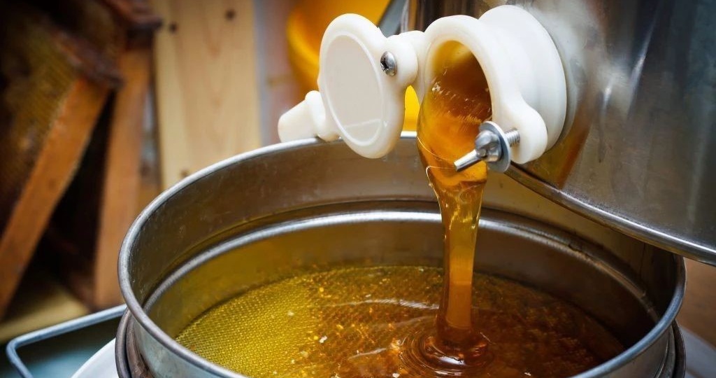 Медогонка для любительской пасеки