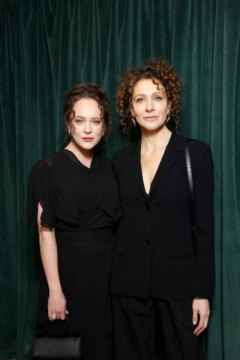   Аглая Тарасова Ксения Раппопорт