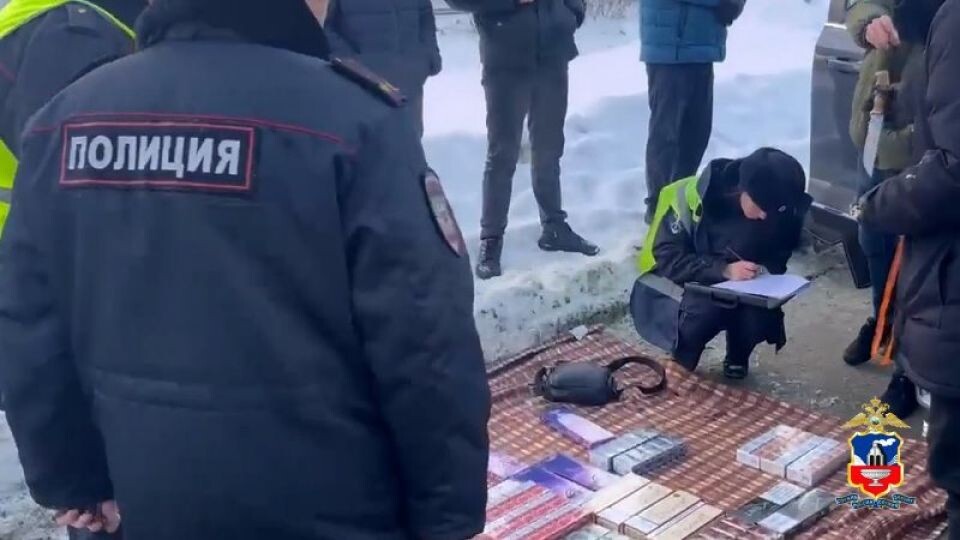    Обыск у подозреваемого. Источник: ГУ МВД России по Алтайскому краю