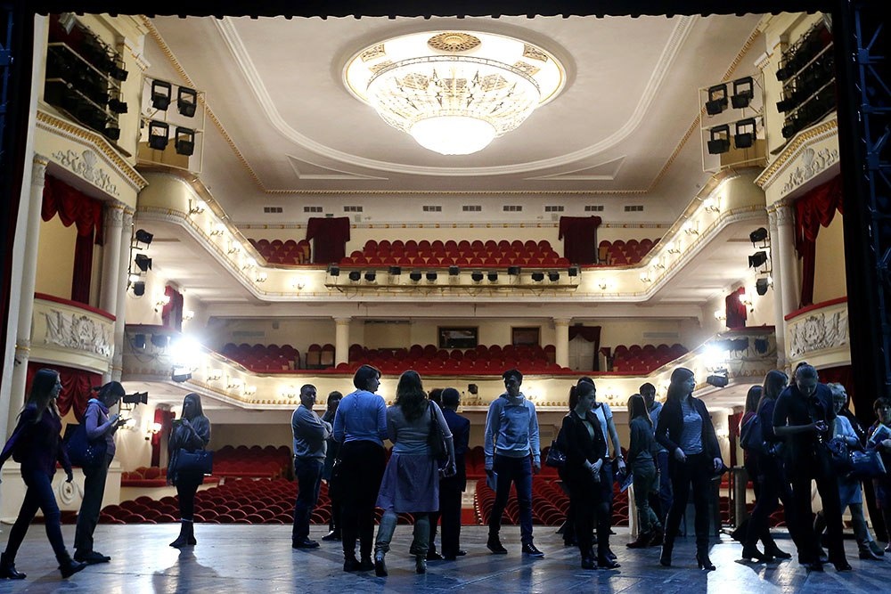 Экскурсия по театру