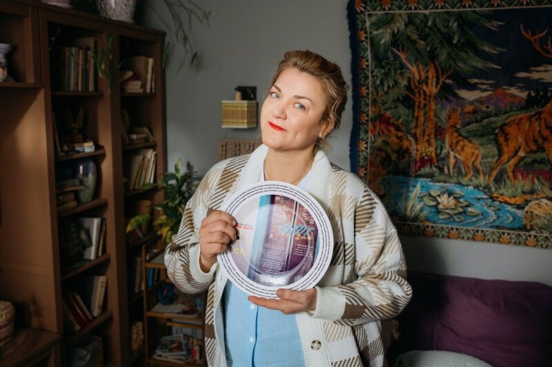    Кадры со съемок сериала «Лифт» (2026). Фото: PR-служба телеканала СТС.