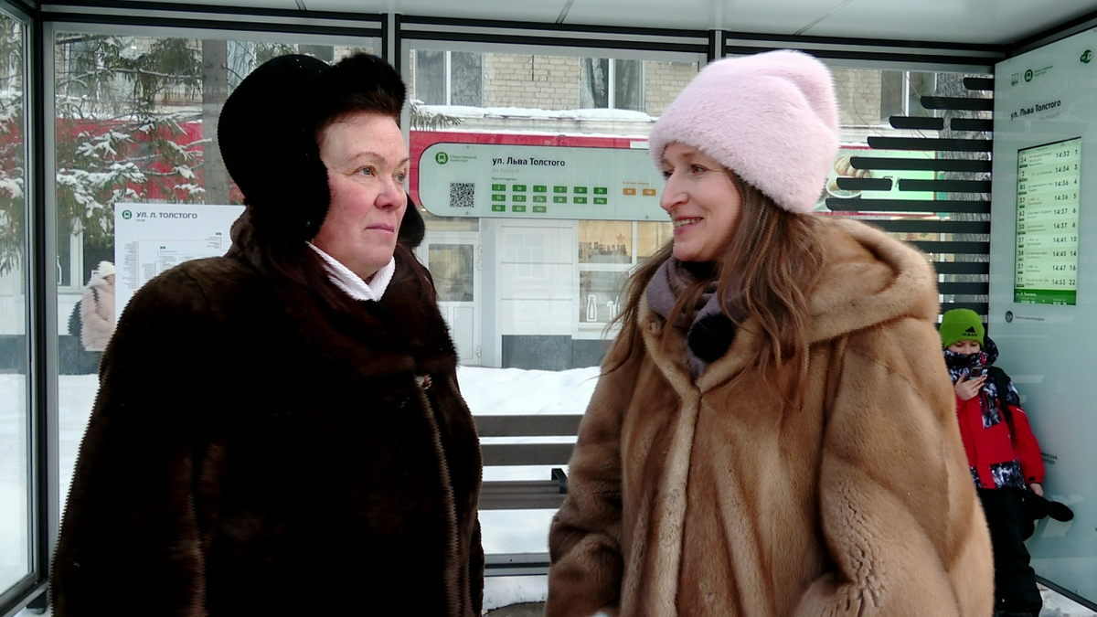 Краевед Анна Сероева (слева) с корреспондентом Натальей Жуковой