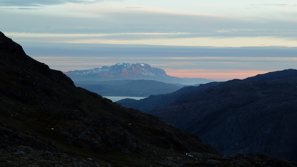   Adobe Stock- Гора Кванефьельд, Гренландия. Гора известна своими крупными месторождениями редкоземельных элементов и урана