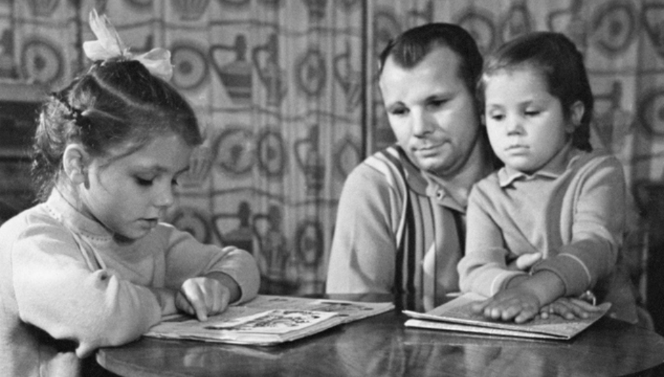 Как вы там, потомки?: что стало с семьёй Юрия Гагарина после его гибели