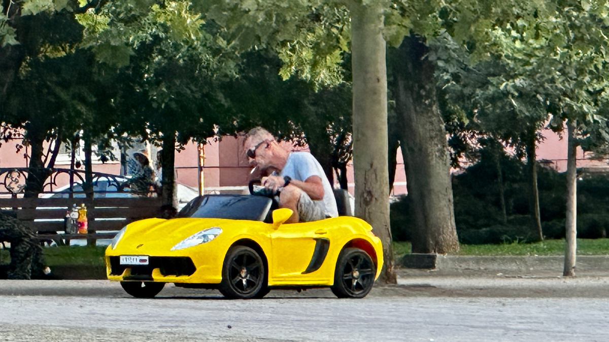 Одна из любимых фото) Он реально на ней ехал) 