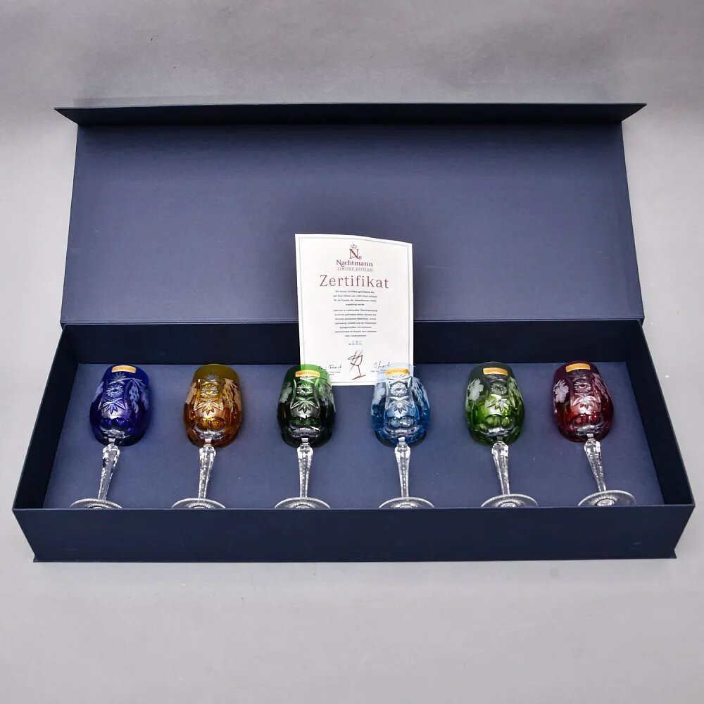 Шесть Бокалов для вина из Цветного Хрусталя «ВИНОГРАД», NACHTMANN Германия конец ХХ века. Изображение с сайта https://decor-retro.ru/