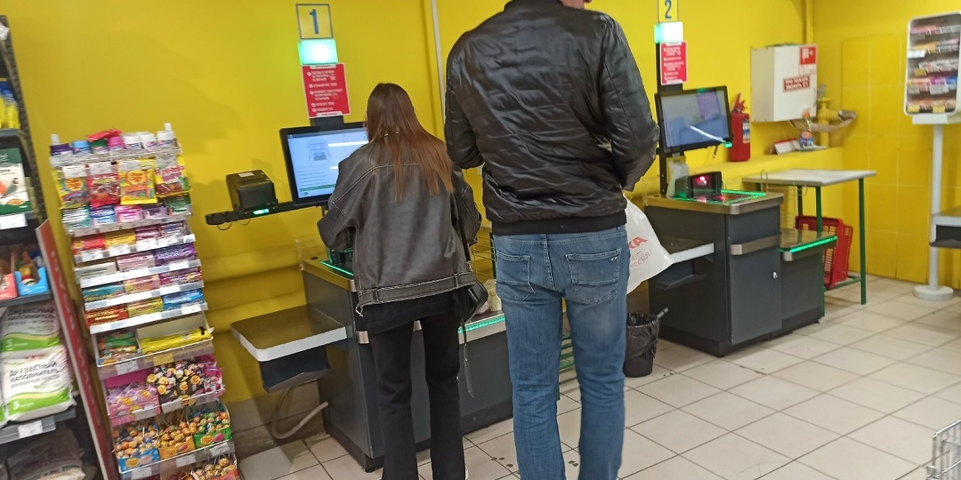 Костромичи могут пожаловаться на невыданные чеки по телефону горячей линии