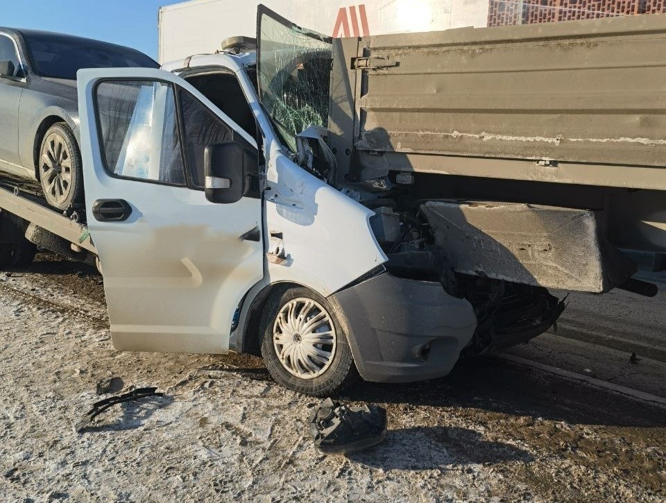    В обстоятельствах аварии развирается полиция. Фото: ГКУ СО «Центр по делам ГО, ПБ и ЧС»