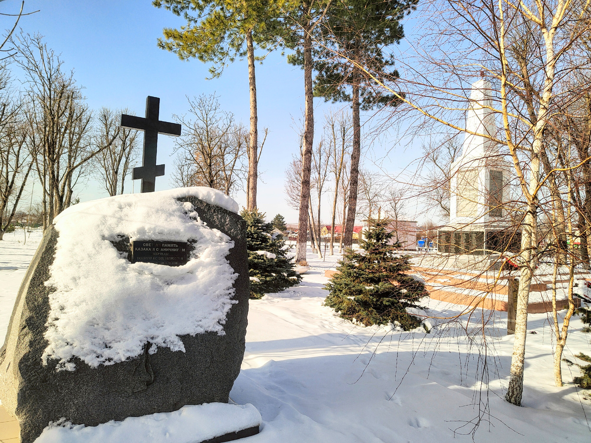 Мемориальный комплекс, посвященный воинам и жителям станицы, погибшим в ходе Великой Отечественной войны.