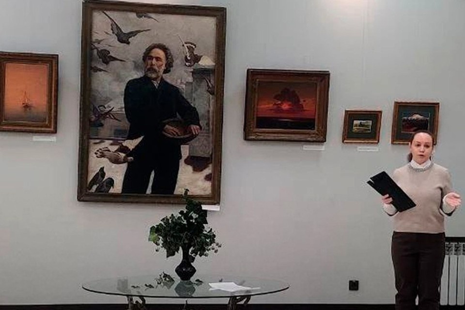    В Мариуполе отметили 185-летие Архипа Куинджи, организовав выставку. Фото: ЕР в Мариуполе