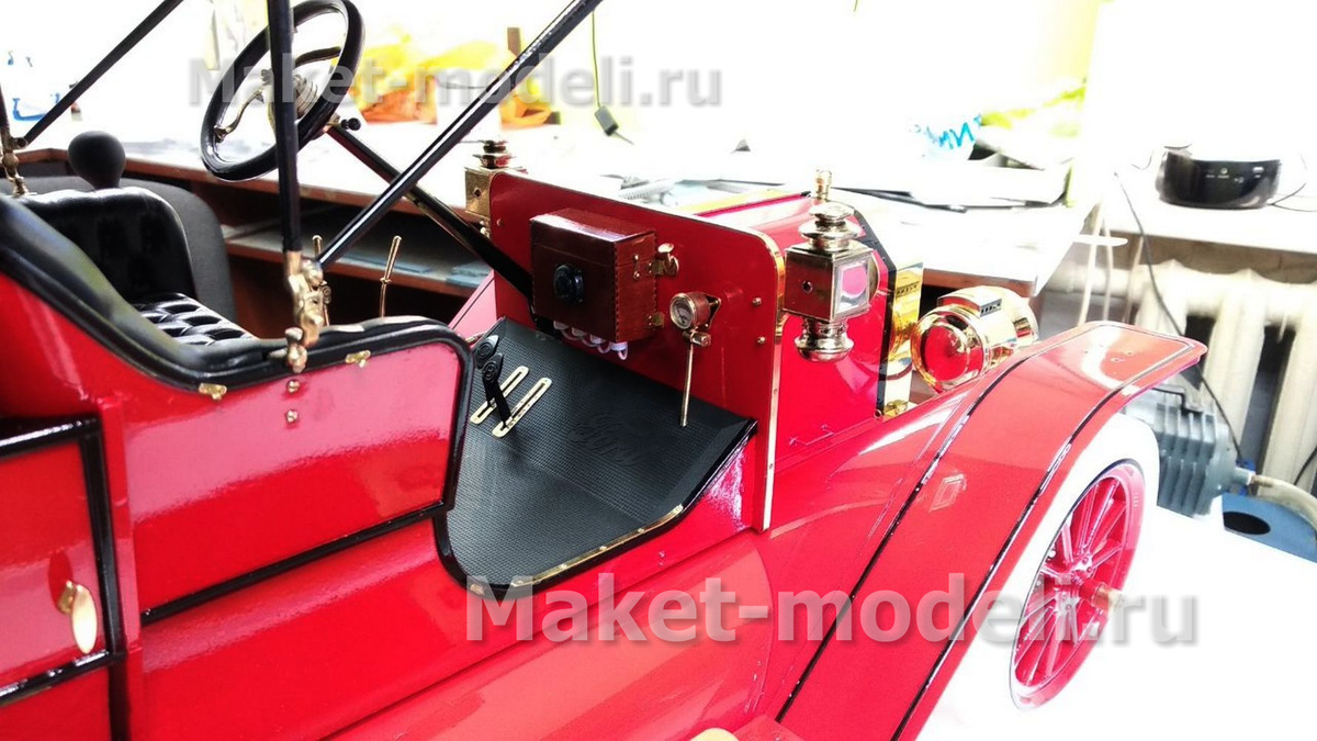 Модель техники - автомобиля для музея