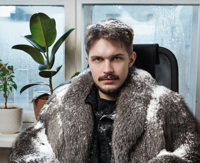 Это основатель медиа «ЛОКУС» и бюро ZIMA* Иван Казадаев! Он превращает горный парк «Рускеала» в музейный комплекс