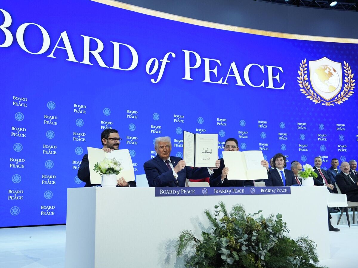    Подписание устава "Совета мира" в Давосе | © AP Photo / Evan Vucci