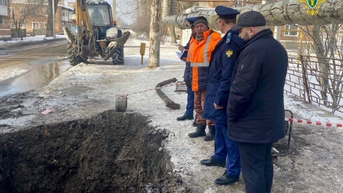    Из-за аварии на водоводе жители Ростовской области длительное время остаются без воды    прокуратура Ростовской области