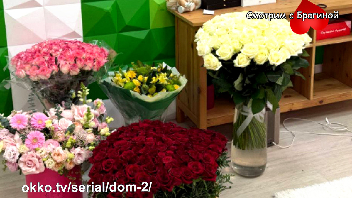  Букеты для Элины Рахимовой. Фото: соцсети