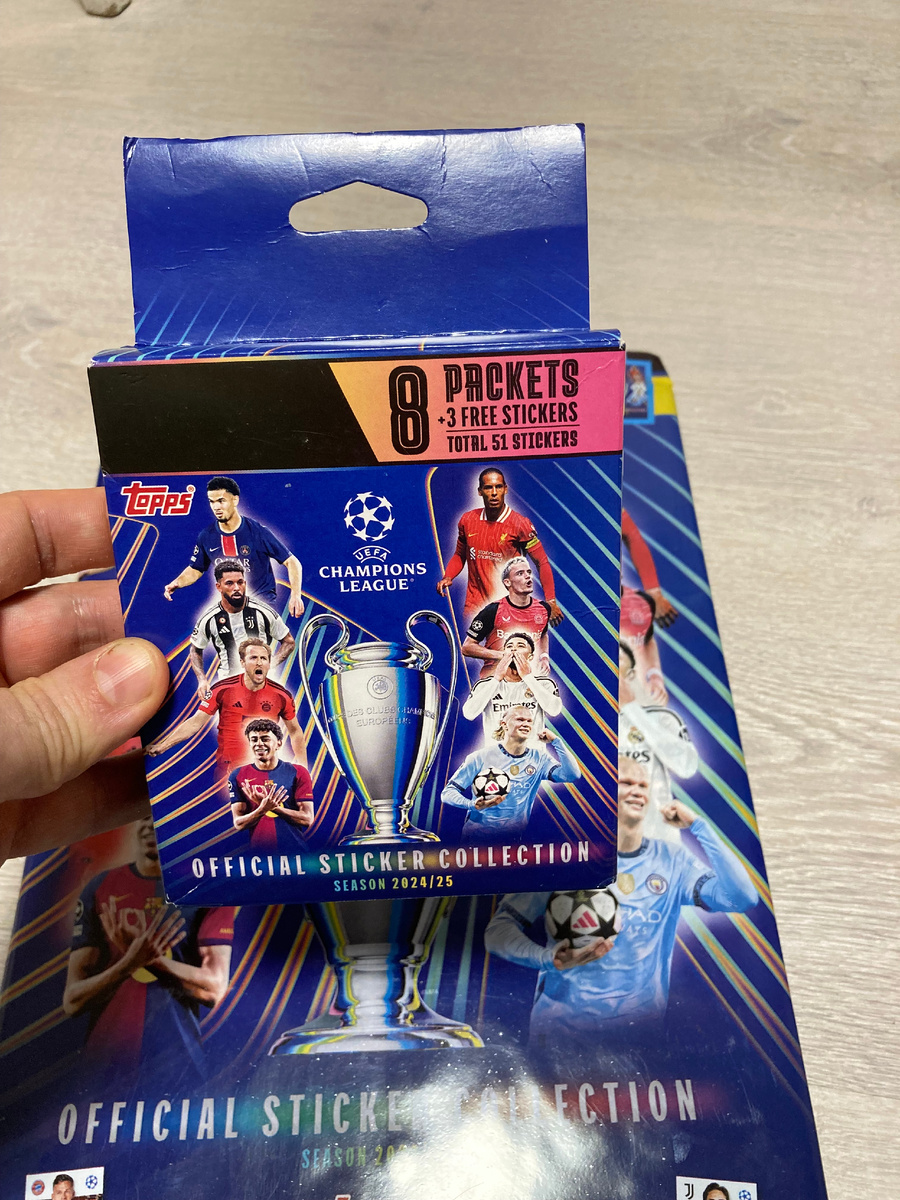 По описанию этот набор должен содержать 8 пакетиков по 6 наклеек и дополнительно 3 бонусных наклейки