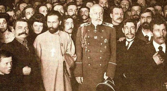 Кровавое воскресенье: Как мирная просьба стала бойней