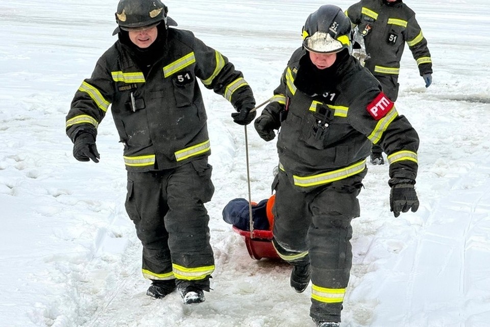    Спасатели МЧС просят граждан быть осторожными на водоемах зимой Андрей АБРАМОВ