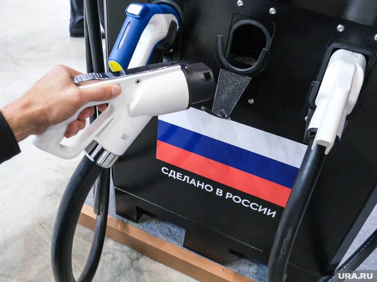    На федеральных трассах появится больше электрозаправок