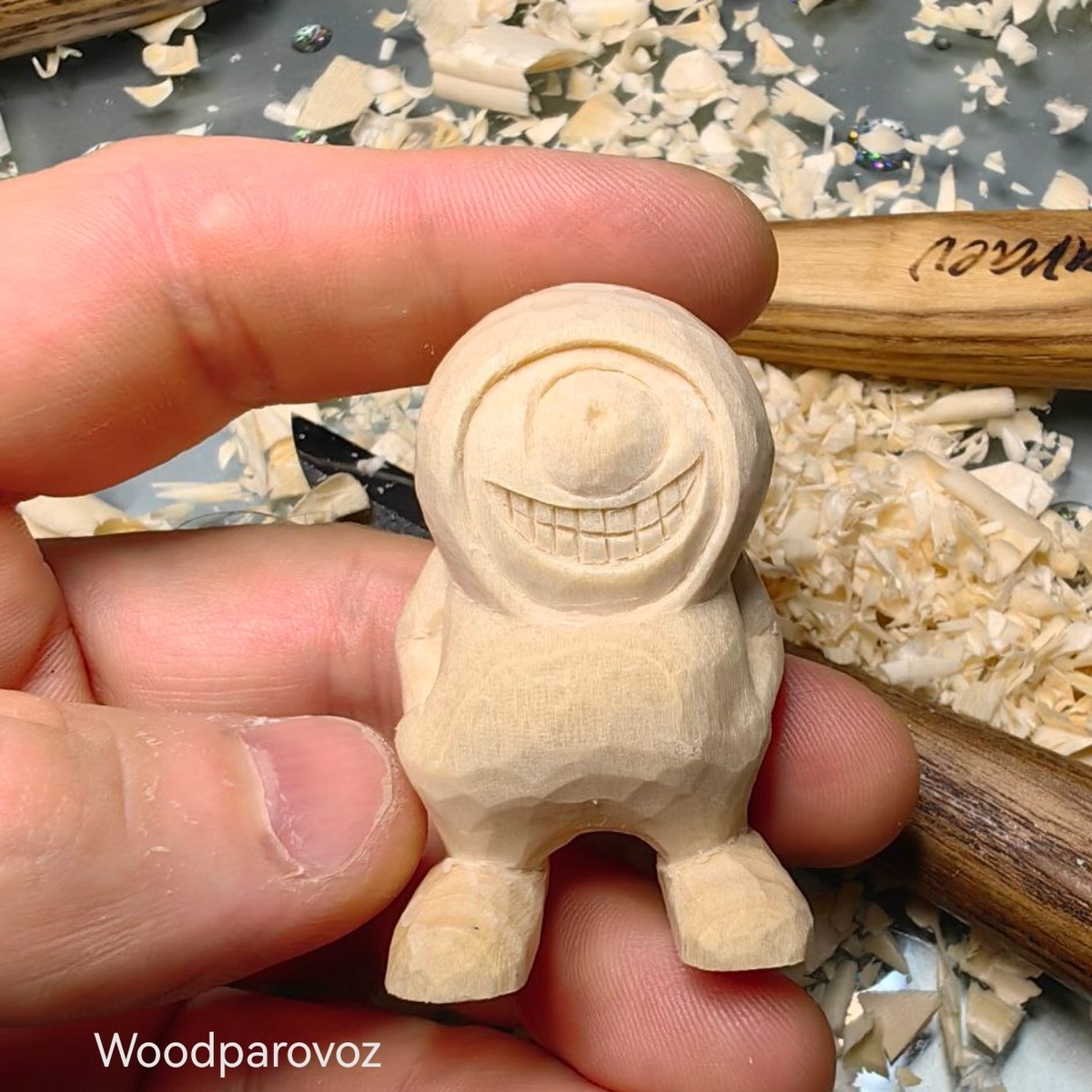 Пример игрушки сразу после резца. Фото с нашего сайта https://vk.com/woodparovoz