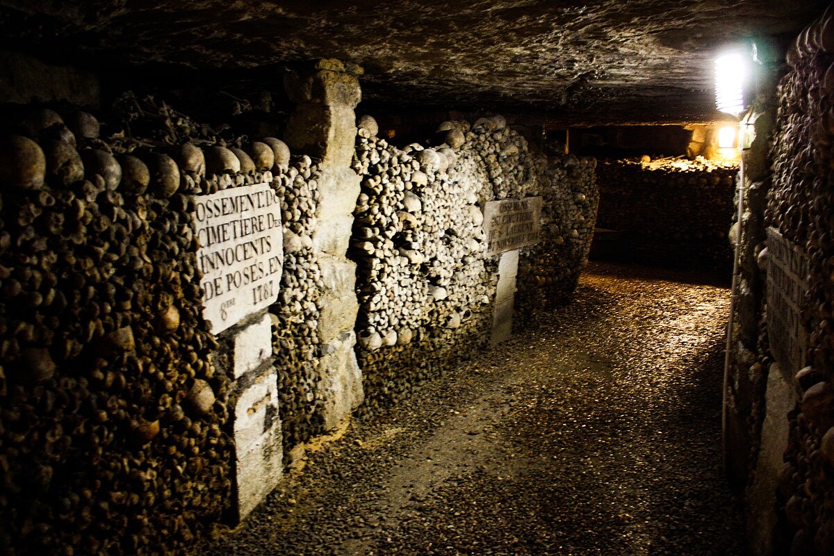 Парижские катакомбы. Экзотно, но...