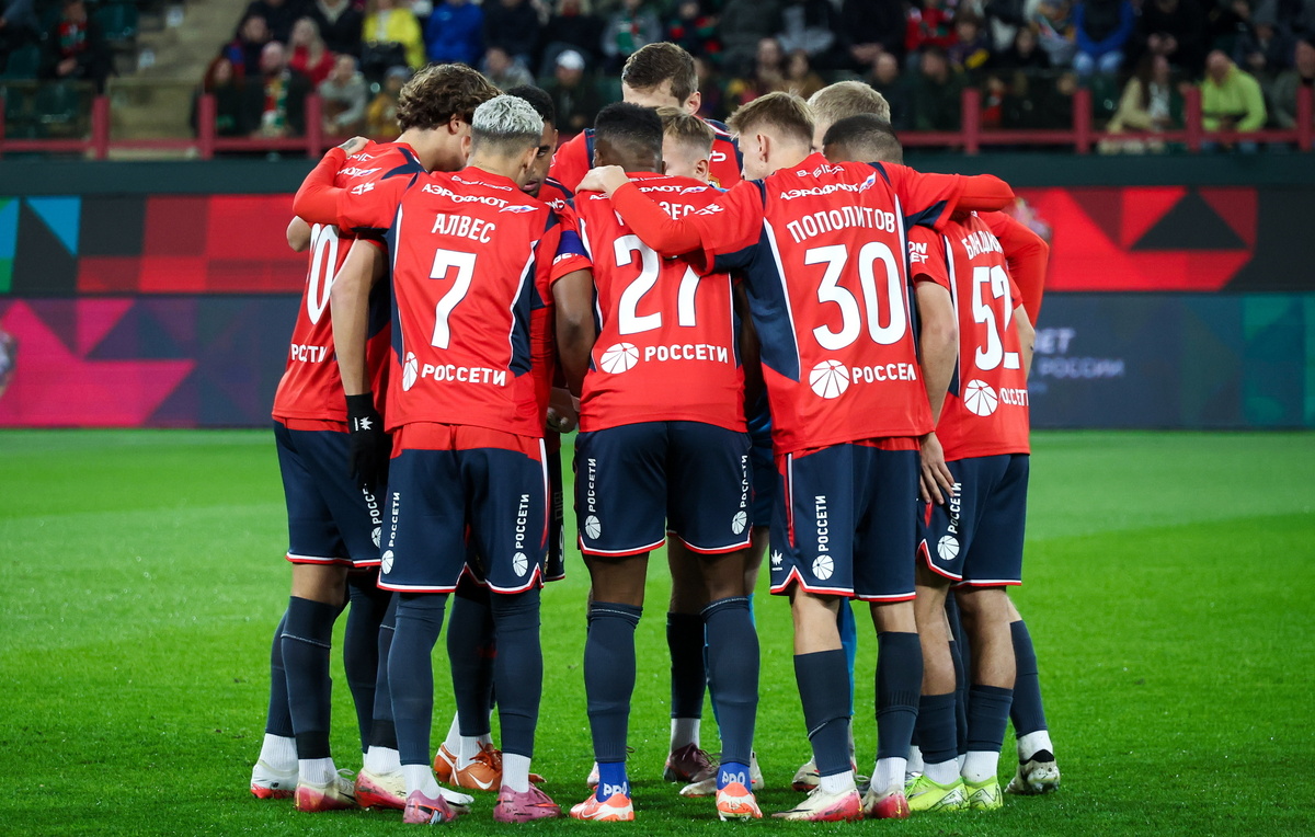    Игроки ЦСКА  Валерий Шарифулин/ТАСС