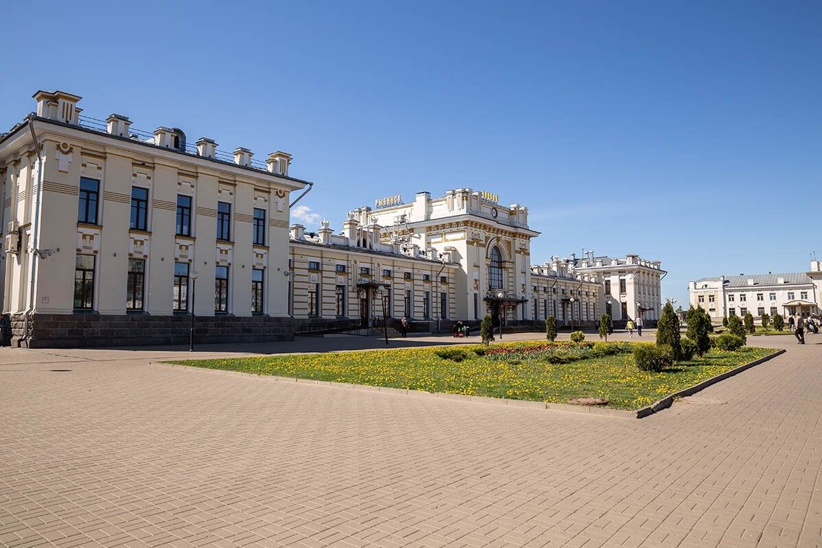 Большинство путешественников начинает прогулку по Рыбинску отсюда. Источник: Yulia_B / Shutterstock / FOTODOM📷
