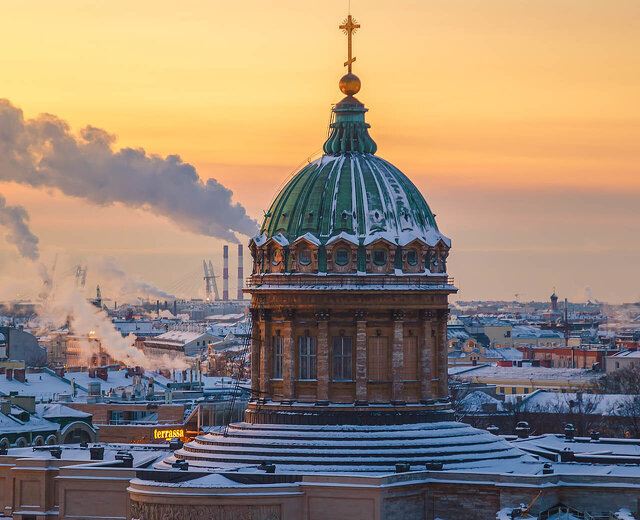 В Петербург пришли морозы — к выходным обещают -20°С! Это надолго? А мощные снегопады еще будут?