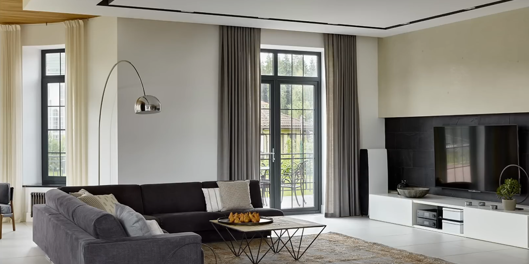 Потолок в интерьере: из чего делать и какие решения действительно работают