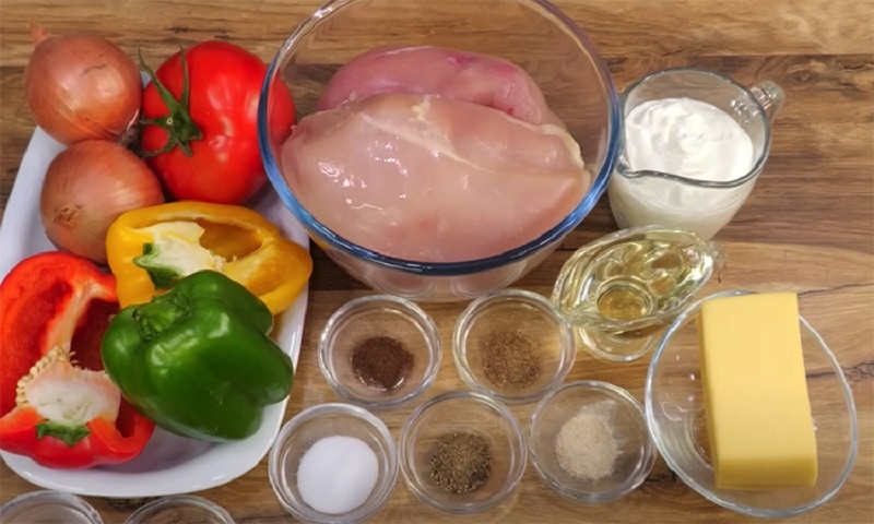 Куриная грудка под овощной шапкой: сочное мясо с ароматной начинкой для особого случая и на каждый день