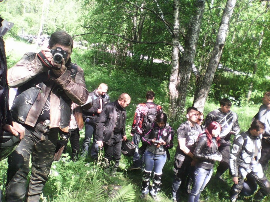 Далекий 2015 год, я в центре с телефоном