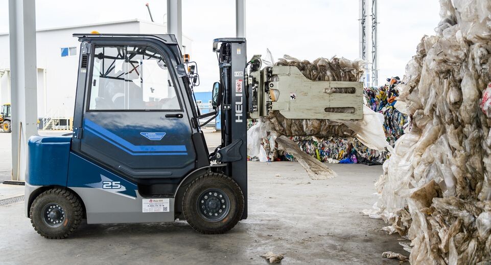    Крупнейший в России завод по переработке полимеров «ЭкоЛайн-ВторПласт» / Медиасток.рф