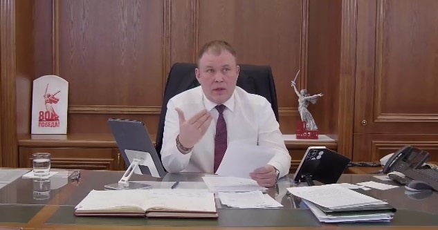 Губернатор Кемеровской области Сердюк во время прямого эфира. Иллюстрация: скриншот видео