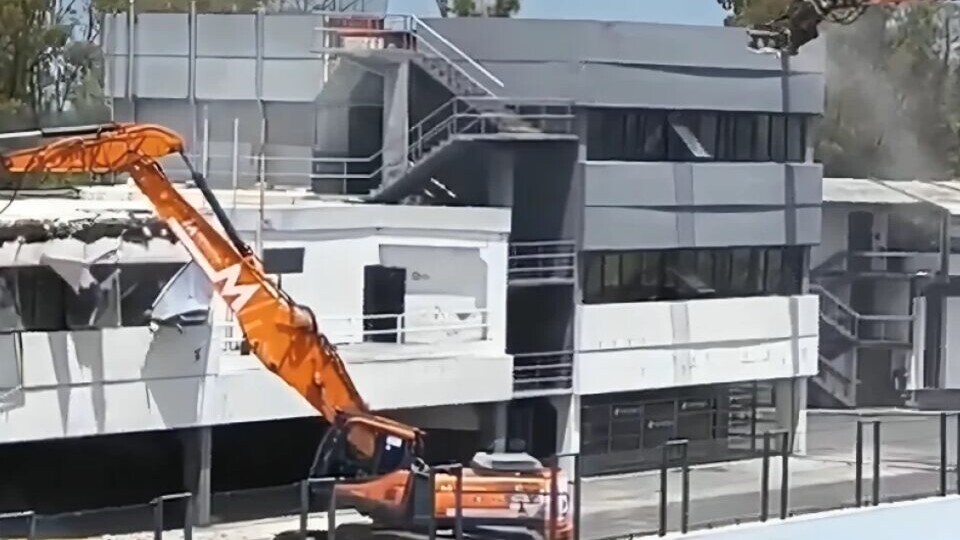 В Аргентине начали сносить легендарный автодром, который принял 20 этапов Гран При