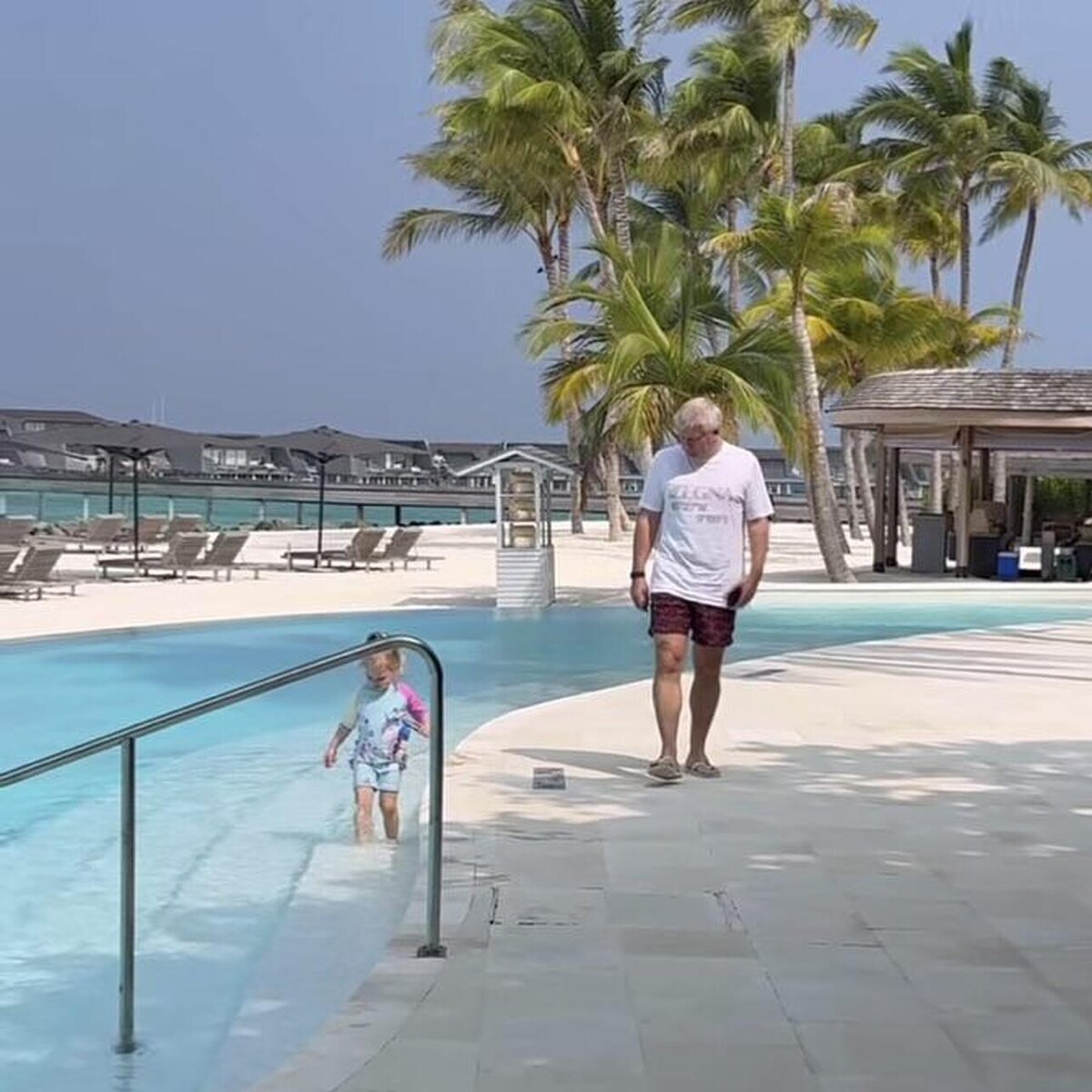    Муж Ольги Орловой с дочкой Соцсети