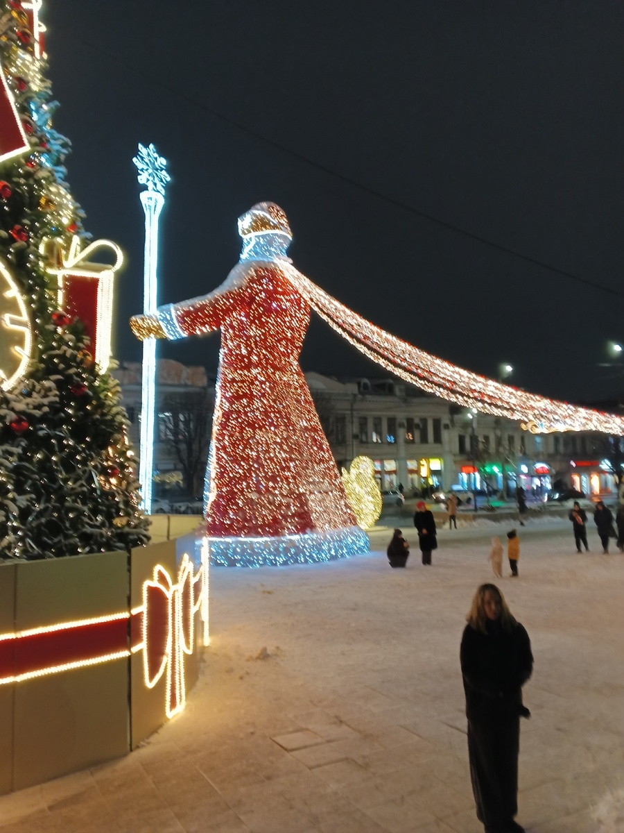 Дед Мороз и его мантия. Фото Галины Малышевой.