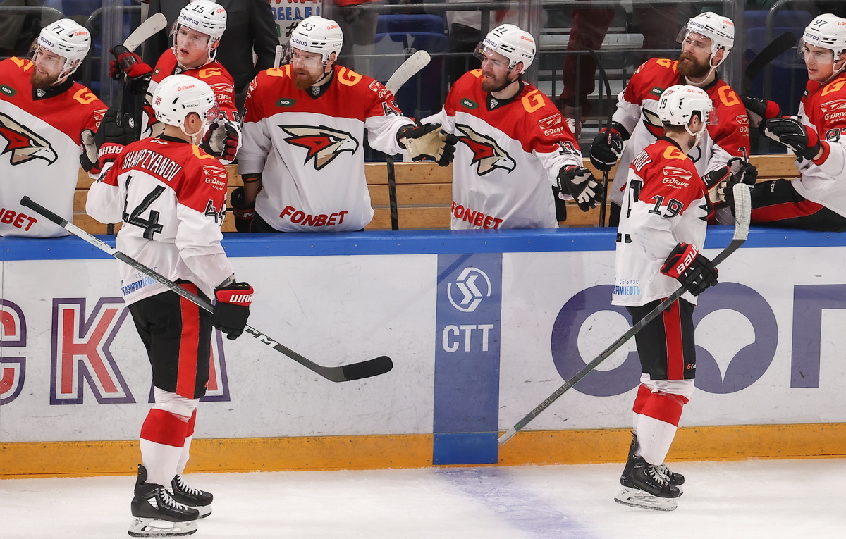    Игроки "Авангарда"  Александр Щербак/ТАСС