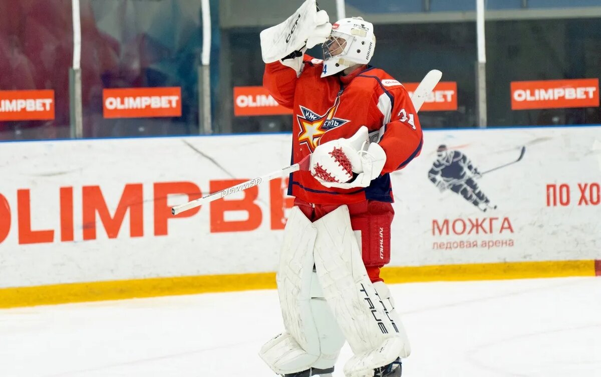    Хоккейная «Ижсталь» проиграла в третьем матче подряд