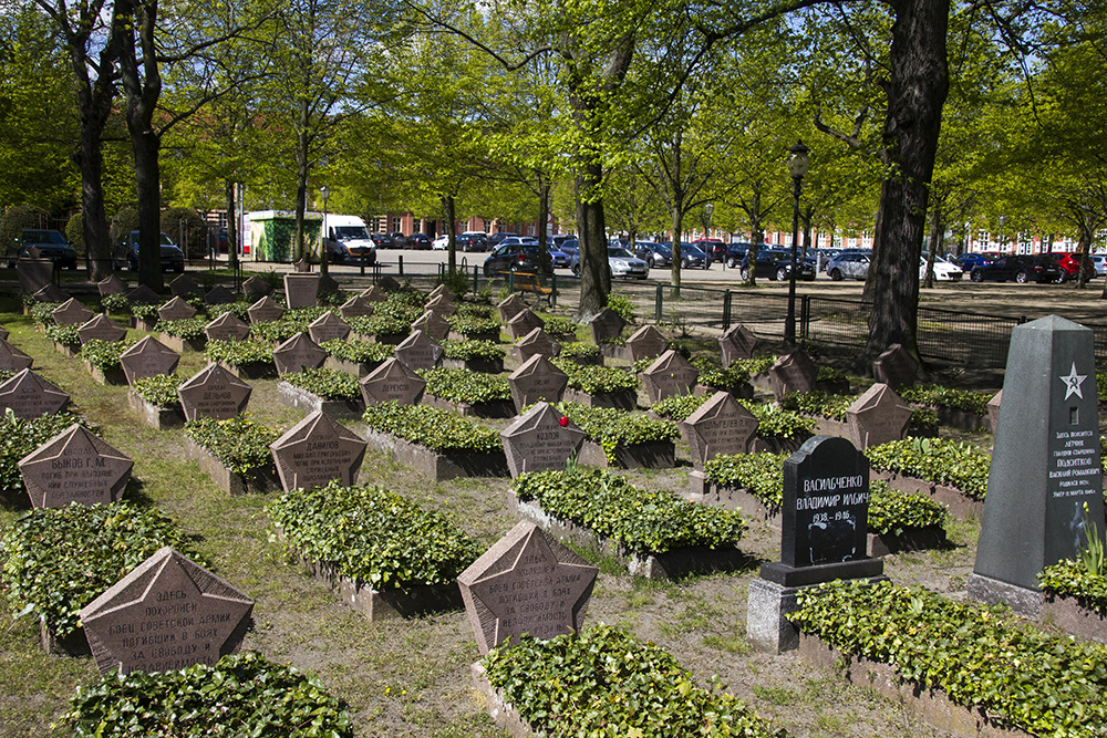 Кладбище советских солдат в Потсдаме (фото из сети)