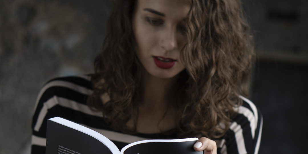 Китайский язык – примитивный? Ведь в нём нет окончаний, падежей, склонений. Оттенки смысла не передать?