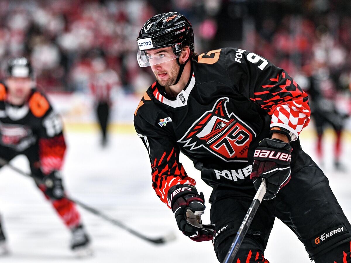    Хоккеист "Авангарда" Майкл Маклауд | © РИА Новости / Алексей Мальгавко