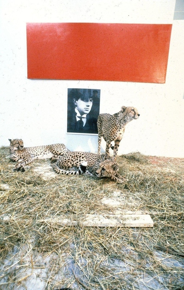 Осмоловский. Леопарды врываются в храм. 5 марта 1992. Акция.