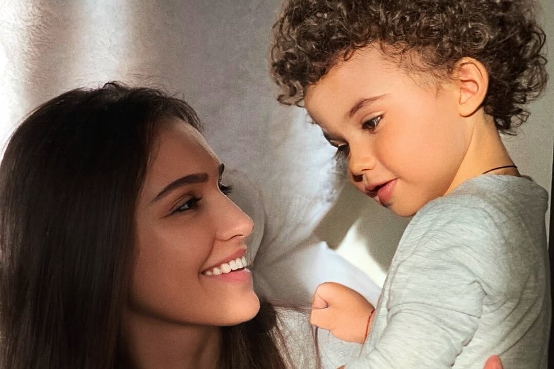     «Ты всегда будешь моим маленьким мальчиком»: жена Мота обратилась к сыну в день его рождения