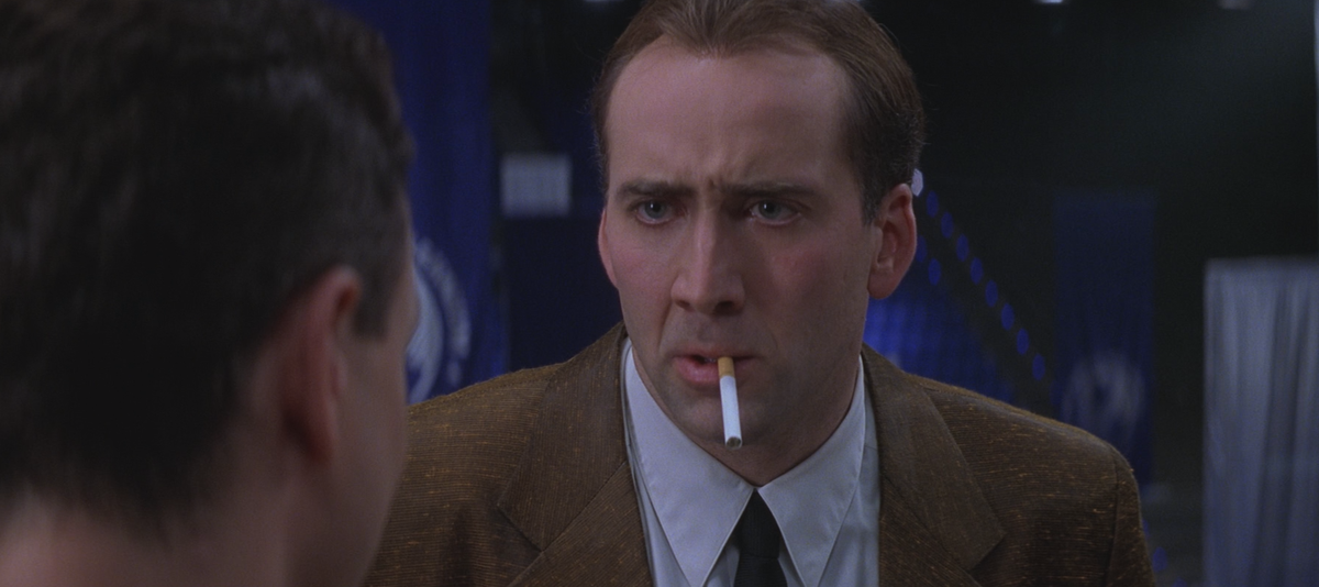 Главную роль в триллере Брайана Де Пальмы «Глаза змеи» ярко сыграл Николас Кэйдж, который в конце 90-х находился на пике актёрской формы