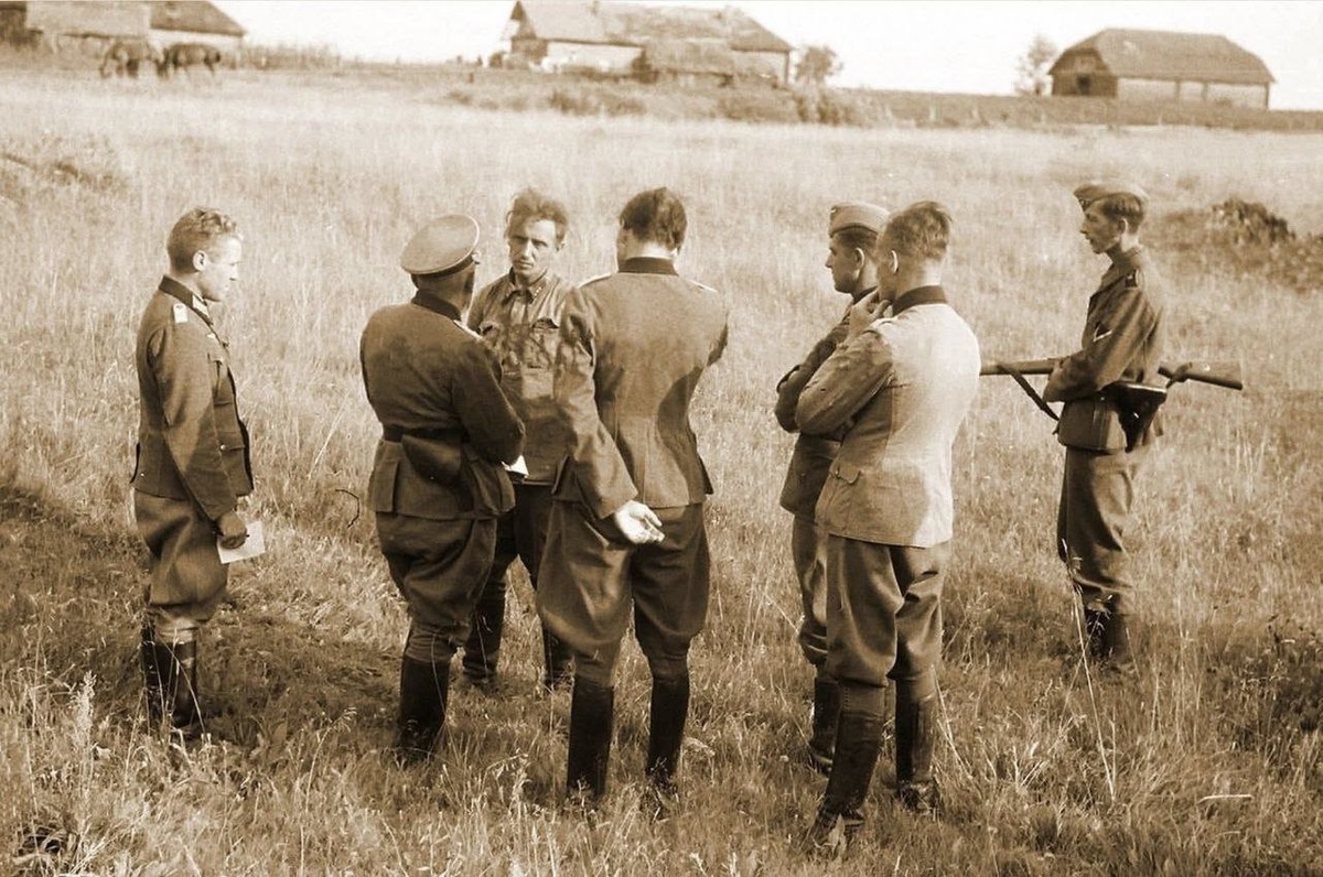 Иван Алексеевич Земляков, политрук роты 646‑го стрелкового полка 152‑й стрелковой дивизии