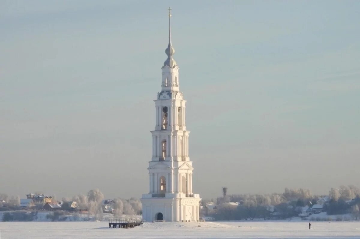   Знаменитая Калязинская колокольня.