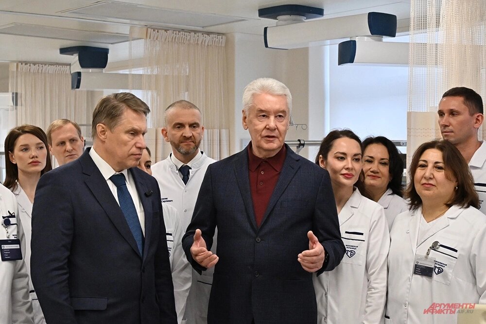    Мэр Москвы Сергей Собянин (слева) и министр здравоохранения Российской Федерации Михаил Мурашко. Фото: АиФ/ Эдуард Кудрявицкий