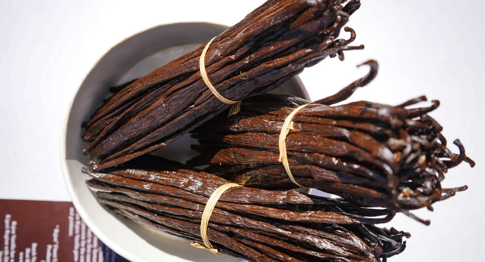 ВАНИЛЬ И БАДЬЯН: ЗАГАДОЧНЫЕ СОКРОВИЩА ТРОПИКОВ, КОТОРЫЕ ПЕРЕВЕРНУТ ВАШУ КУХНЮ